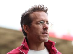 Ryan Reynolds doa £ 10.000 para arrecadação de fundos para adolescente de Wrexham