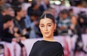 A estrela de Love Island, Georgia Metal, está noiva do jogador de futebol Harry Clarke