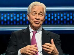 Jamie Dimon diz que JPMorgan Chase poderia gastar US$ 20 bilhões em aquisição: ‘Estamos atentos’