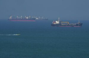Preços do petróleo mistos enquanto AIE sinaliza maior volatilidade no futuro, OPEP reduz previsão de demanda