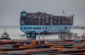 Como a Maersk e os militares dos EUA conseguiram que um navio passasse pelo Estreito de Ormuz