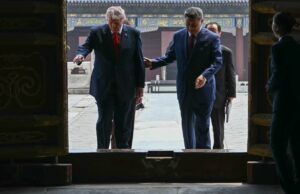 Kospi da Coreia do Sul recua do marco de 8.000 enquanto as negociações Trump-Xi entram no segundo dia