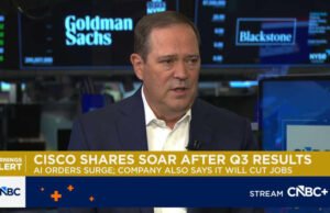 O CEO da Cisco diz que a tecnologia está entrando em um ‘superciclo de rede’, à medida que as ações sobem 15% devido à forte demanda por IA