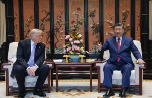 Trump encerra viagem de dois dias à China; convida Xi para uma visita em setembro
