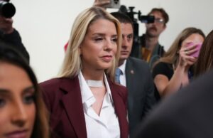 Bondi defende tratamento dos arquivos de Epstein ao painel da Câmara