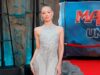 Roxy Horner deslumbra em um vestido prateado de lantejoulas ao se juntar à glamorosa Camila Mendes na estreia repleta de estrelas de Masters Of The Universe no Reino Unido