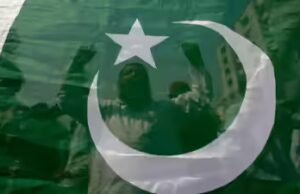 Clérigo envolvido em negociações com Taliban paquistanês morto a tiros