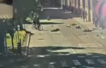 Itália: Oito feridos após motorista bater carro em pedestres em Modena