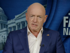 O senador Mark Kelly diz que o pedido de orçamento de US$ 1,5 trilhão do Pentágono é "ultrajante"