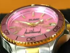 Trump Watch ‘Rump’ mal impresso: o presente de $ 640 do casal chega com erro de digitação; empresa oferece cartão de US$ 800