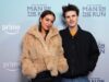 A namorada de Cruz Beckham, Jackie Apostel, revela a maneira surpreendente como eles se conheceram depois de defender a diferença de idade de 10 anos