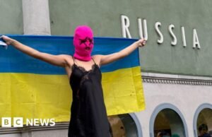 ‘Aproveite o present. Ignore a guerra’: Bienal de Veneza enfrenta reação após incluir a Rússia