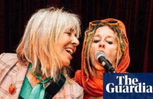 ‘Nós dizemos a verdade!’ Conheça os NaNaz, os punks com mais de 50 anos furiosos com pensões, lixeiras e menopausa