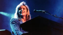 221201130335-christine-mcvie-1990-file-hp-video.jpg