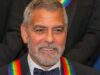 George Clooney tem uma estratégia simples para ser uma estrela na period das redes sociais