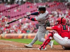 Cardinals explodem em 8 corridas contra Reds para vencer o jogo 1 do doubleheader