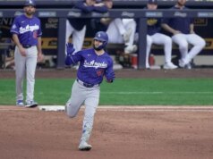 Dodgers pegam série de Brewers para encerrar uma viagem de sucesso