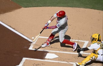Forte esforço de arremesso ajuda Phillies a eliminar Padres