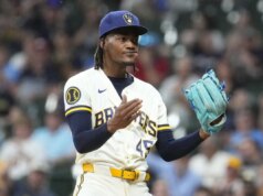 Gerente da Brewers sobre gesto de Abner Uribe: ‘Inaceitável’