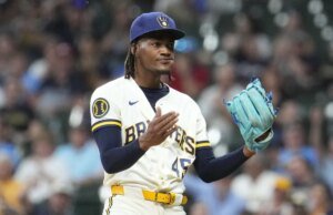 Gerente da Brewers sobre gesto de Abner Uribe: ‘Inaceitável’