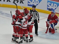 A farra do primeiro período leva o Hurricanes à beira da ultimate da Stanley Cup