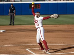 Jocelyn Briski fecha Nebraska e leva Alabama às semifinais do WCWS