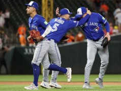 Resumo da MLB: caminhada carregada de bases leva Jays além dos O’s