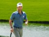 Eric Cole dispara 63, mantém a liderança no Charles Schwab Problem