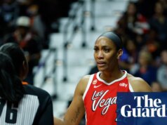 Os árbitros da WNBA estão reprimindo a fisicalidade. Está ajudando ou prejudicando os jogadores?