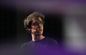 O CEO da Mistral afirma que os comentários do Papa são um grande problema para a guerra da Europa contra a tecnologia americana