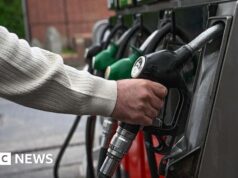 Preços do petróleo sobem após EUA e Irã trocarem tiros no Estreito de Ormuz