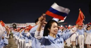 Xi da China dá as boas-vindas a Putin em Pequim: ATUALIZAÇÕES AO VIVO, VÍDEOS