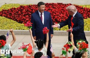 Bajulação e alarde quando Trump deu as boas-vindas à China – mas questões espinhosas permanecem