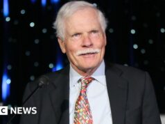 Ted Turner, magnata da mídia que revolucionou os noticiários da TV ao lançar a CNN, morre aos 87 anos
