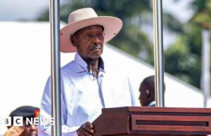 Presidente do Uganda empossado para sétimo mandato recorde
