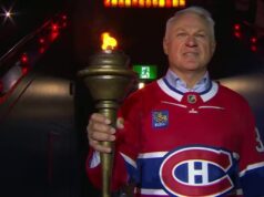 À VOIR | Um herói do cupê Stanley de 1986 porta o flambeau antes da troisième match du Canadien