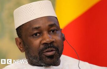 Líder da junta do Mali nomeia-se ministro da Defesa após antecessor ter sido morto