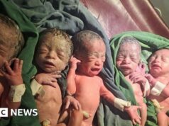 A alegria da mulher etíope com raros quíntuplos após 12 anos tentando ter um filho