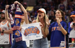 Os fãs dos Knicks esquecem os maus momentos com o retorno das finais da NBA