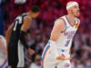 Playoffs da NBA: estimulado por Alex Caruso, o banco do Thunder sobe novamente