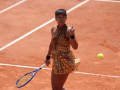 Naomi Osaka avança para a terceira rodada do Aberto da França contra Iva Jovic