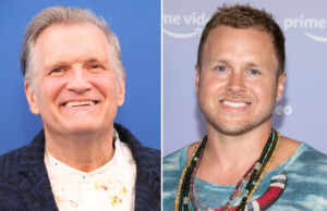 O comediante Drew Carey critica o candidato a prefeito de Los Angeles, Spencer Pratt, em um discurso cheio de palavrões