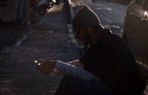 Web começa a retornar no Irã após blecaute de 3 meses