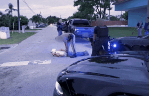 Vídeo mostra policiais do ICE prendendo suposto membro da gangue MS-13 descrito como ‘conhecido suspeito de terrorismo’ na Flórida