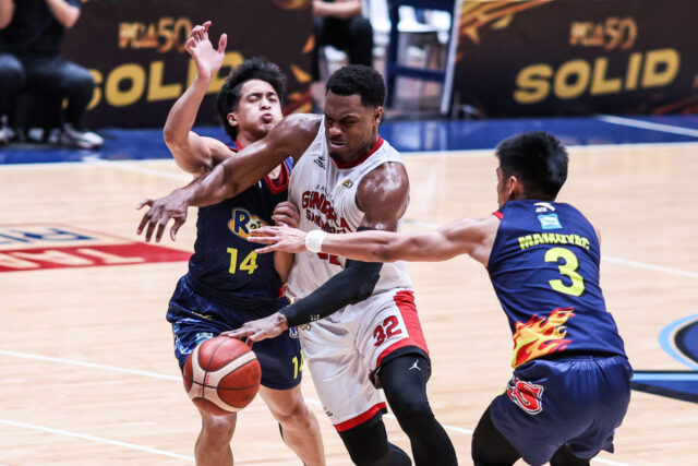 IMG_0785_PBA-50-Commissioners-Cup-semifinals-Ginebra-Rain-or-Shine_Justin-Brownlee-1200x800.jpg