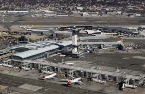 Dois aviões chegam a 500 pés um do outro enquanto se aproximam do aeroporto JFK na última situação