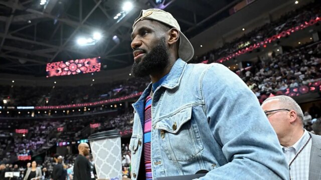 LeBron-James-NBA-playoffs-Cleveland-Ohio.jpeg
