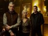 Tom Hardy manteve os co-estrelas de Mobland, Pierce Brosnan e Helen Mirren, esperando por ‘horas’ em ‘jogo de poder’, afirma a fonte
