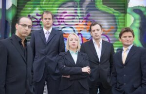 Dragon’s Den Star chama Peter Jones por ‘desaparecer’ durante um acordo essential