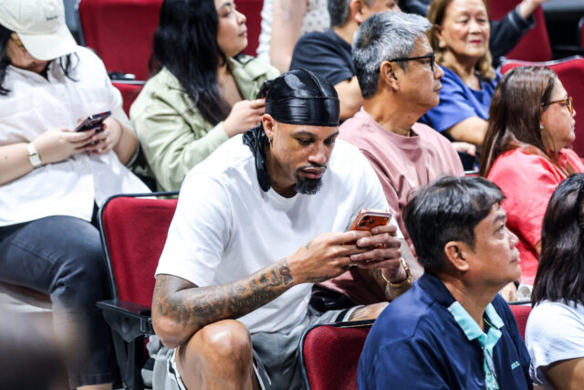 R6M24207_PBA-50-Commissioners-Cup-semifinals-Meralco-TNT_Chris-McCullough-1200x800.jpg